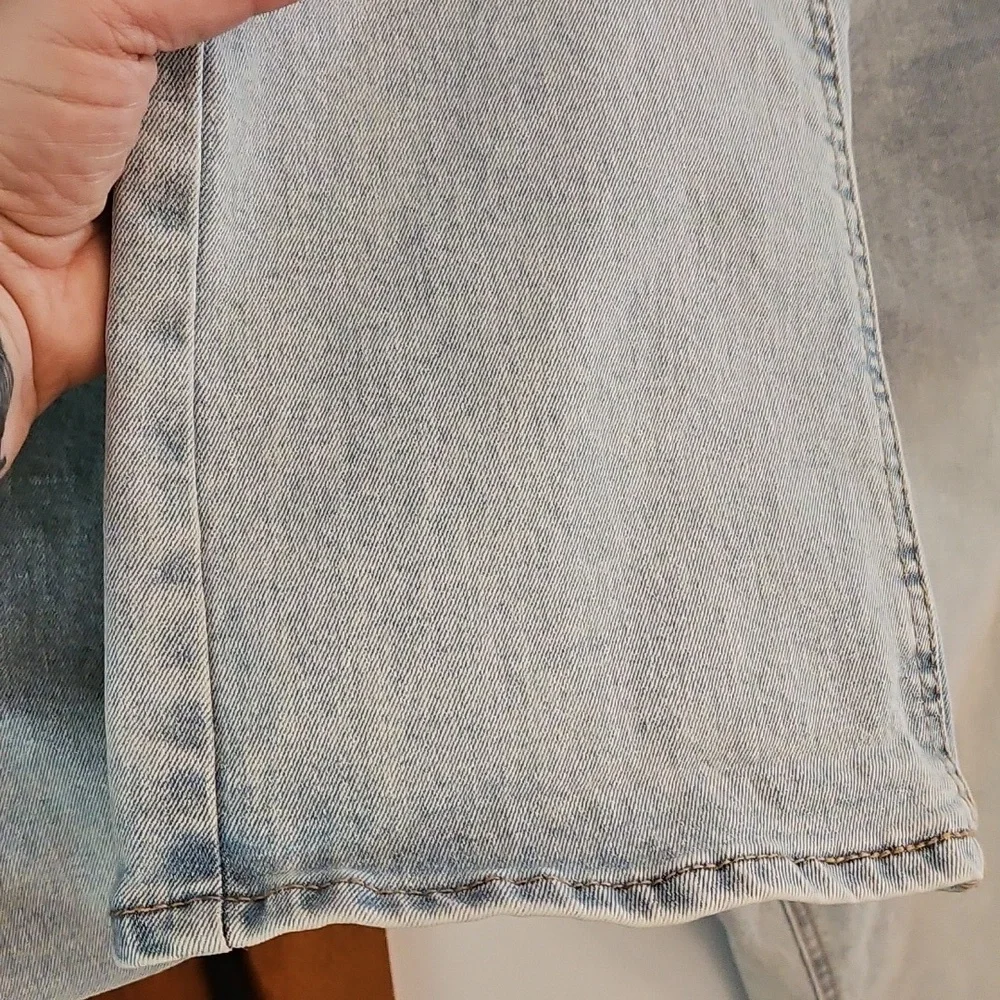 Frye Light Wash Jeans - Picture 6 of 11